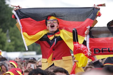 Bei der EURO 2024 war einmal mehr Berlin das Epizentrum deutscher Fanfreude. Diesmal, bei der WM 2026, wird alles ein wenig kleiner ausfallen. Auch wenn Public Viewing in Deutschland grundsätzlich stattfinden wird.