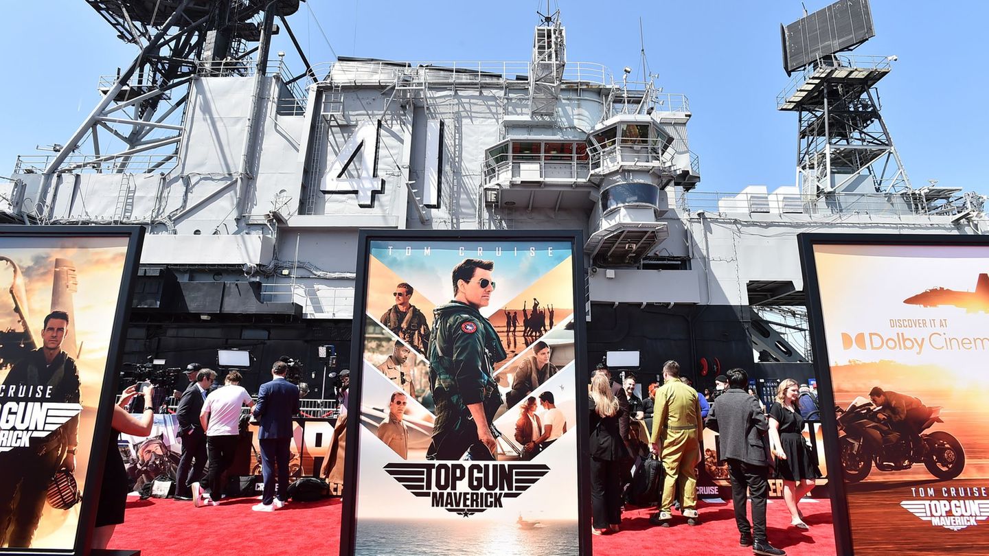 Handy spielte in dem Actionfilm „Top Gun: Maverick“ den Barkeeper Jimmy. (Symbolbild) Foto: Jordan Strauss/Invision via AP/dpa