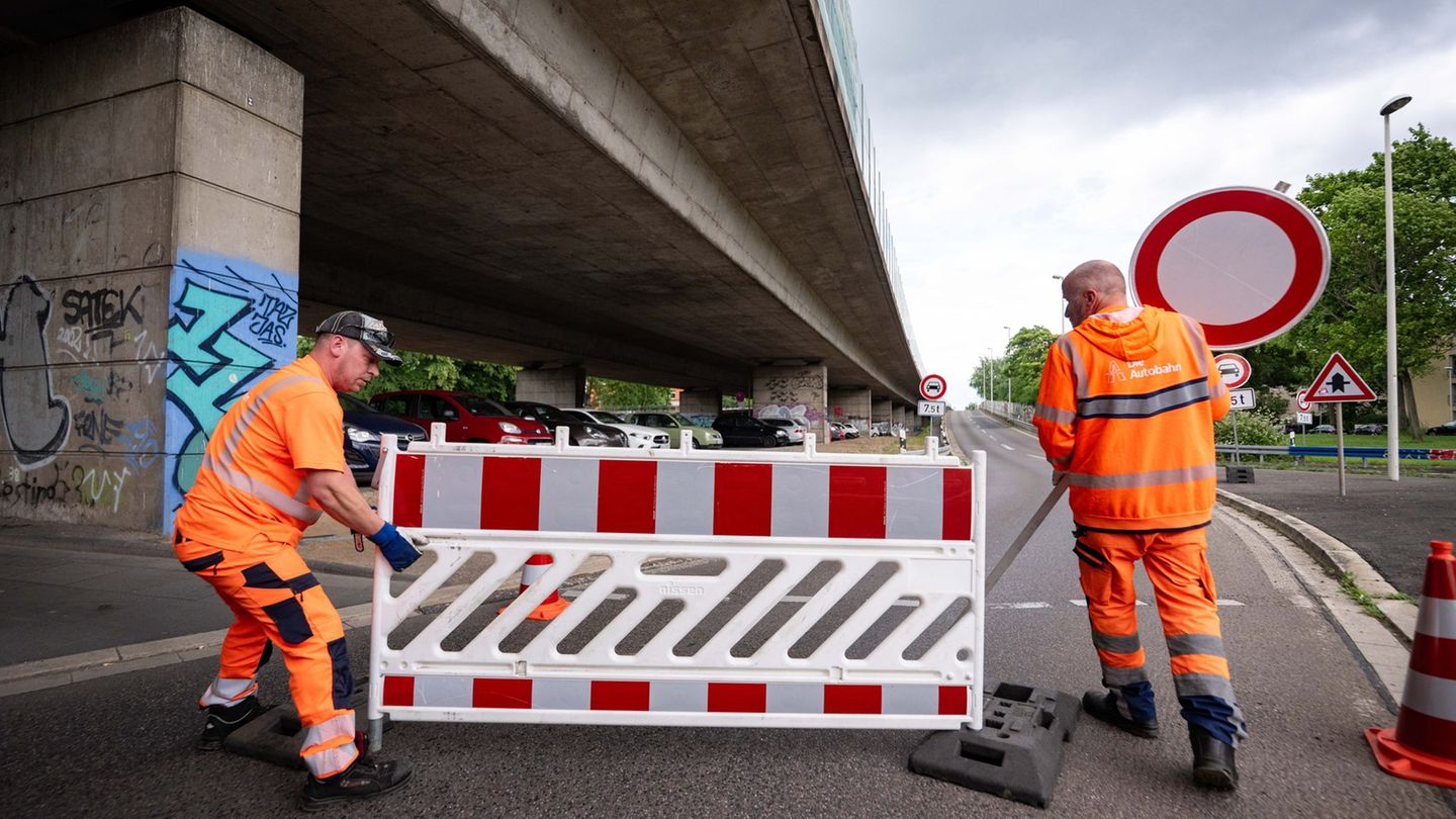 Weiträumige Umfahrungen führen über die A3 oder die A61. Foto: Benjamin Westhoff/dpa