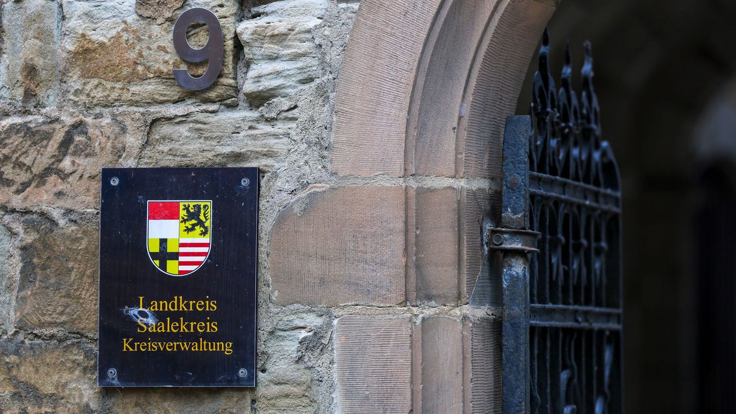 Im Landratsamt im Saalekreis gibt es bald einen neuen Chef. Foto: Jan Woitas/dpa