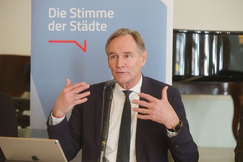 Städtetag schockiert von Plänen zur Pflegereform: Kommunen werden zusätzlich massiv belastet. (Archivbild) Foto: Bodo Schackow/d