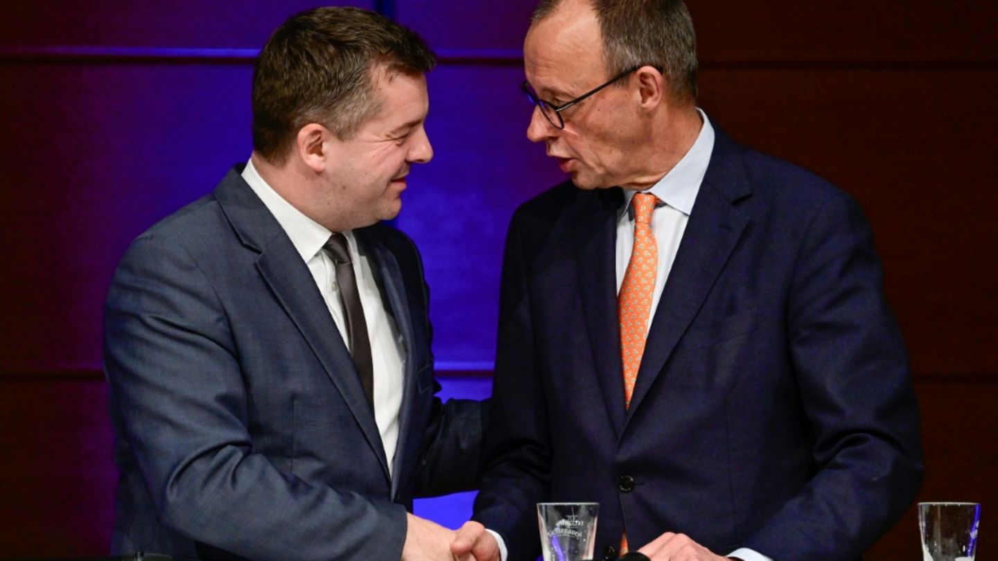 Kanzler Merz (r.) und Ministerpräsident Schulze