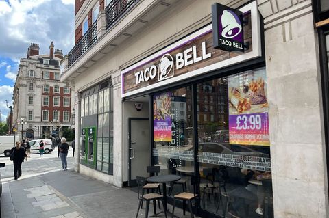 Blick auf eine Taco Bell-Filiale in London. Die US-Fast-Food-Kette Taco-Bell unternimmt den zweiten Anlauf zur Expansion in Deut