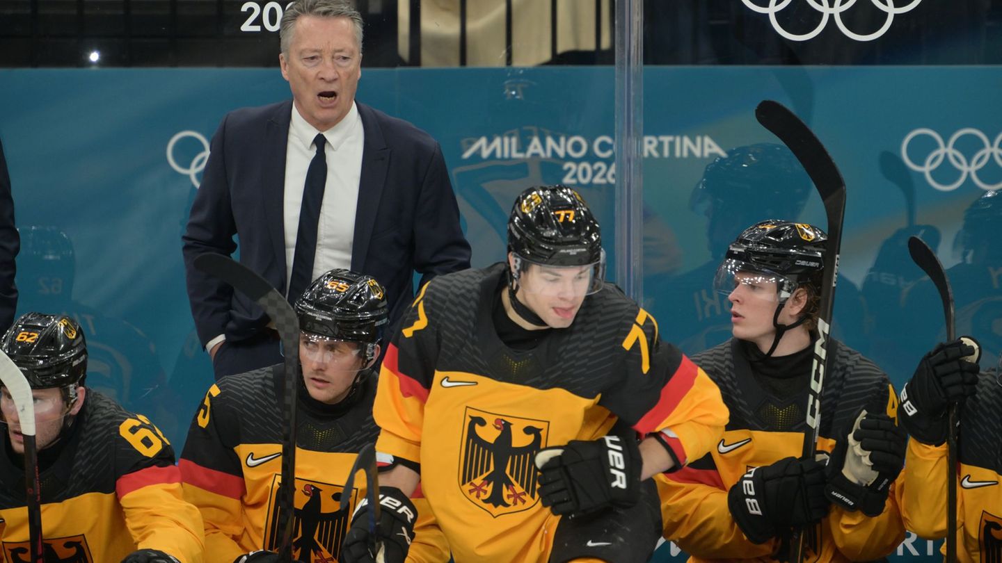 Schon Olympia war eine Enttäuschung für das deutsche Eishockey und Bundestrainer Harold Kreis. (Archivbild) Foto: Peter Kneffel/