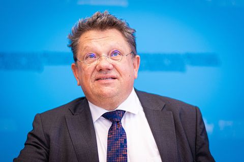 Niedersachsens Gesundheitsminister Philippi fordert grundlegende Änderungen an den Reformplänen zur Pflege. (Archivbild) Foto: M