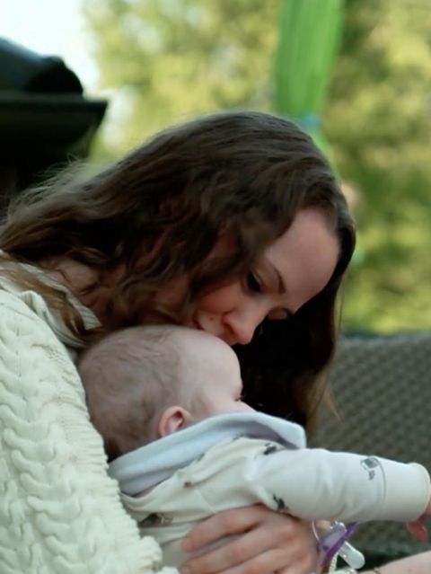 Eine Mutter mit ihrem Baby