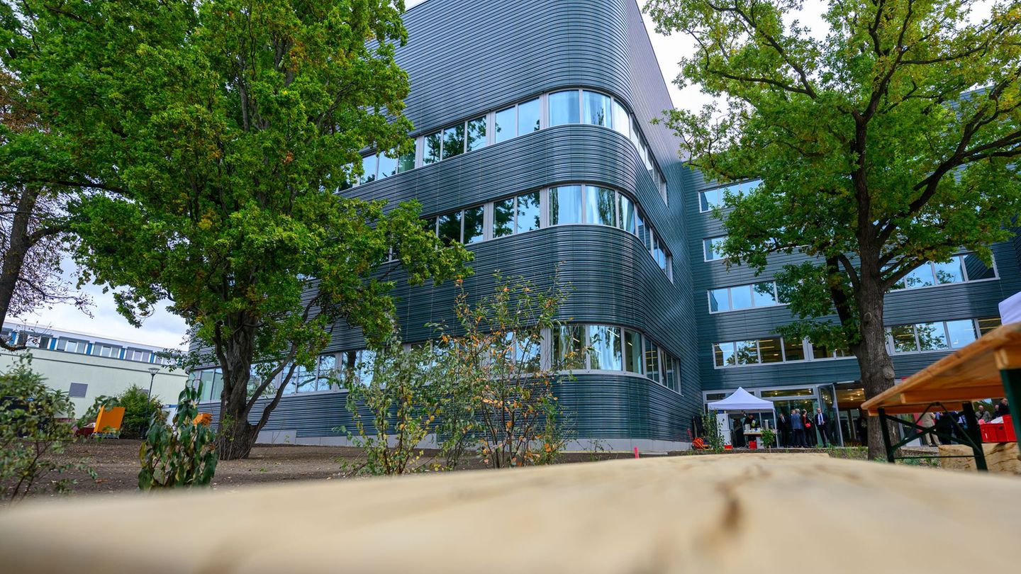 Das Gebäude des Max-Planck-Institutes für Mikrostrukturphysik öffnet am “Tag der Architektur„ seine Türen. (Archivbild) Foto: He