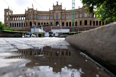 Die Abgeordneten des bayerischen Landtags bekommen ab Juli mehr Geld. Foto: A4366 Sven Hoppe/dpa