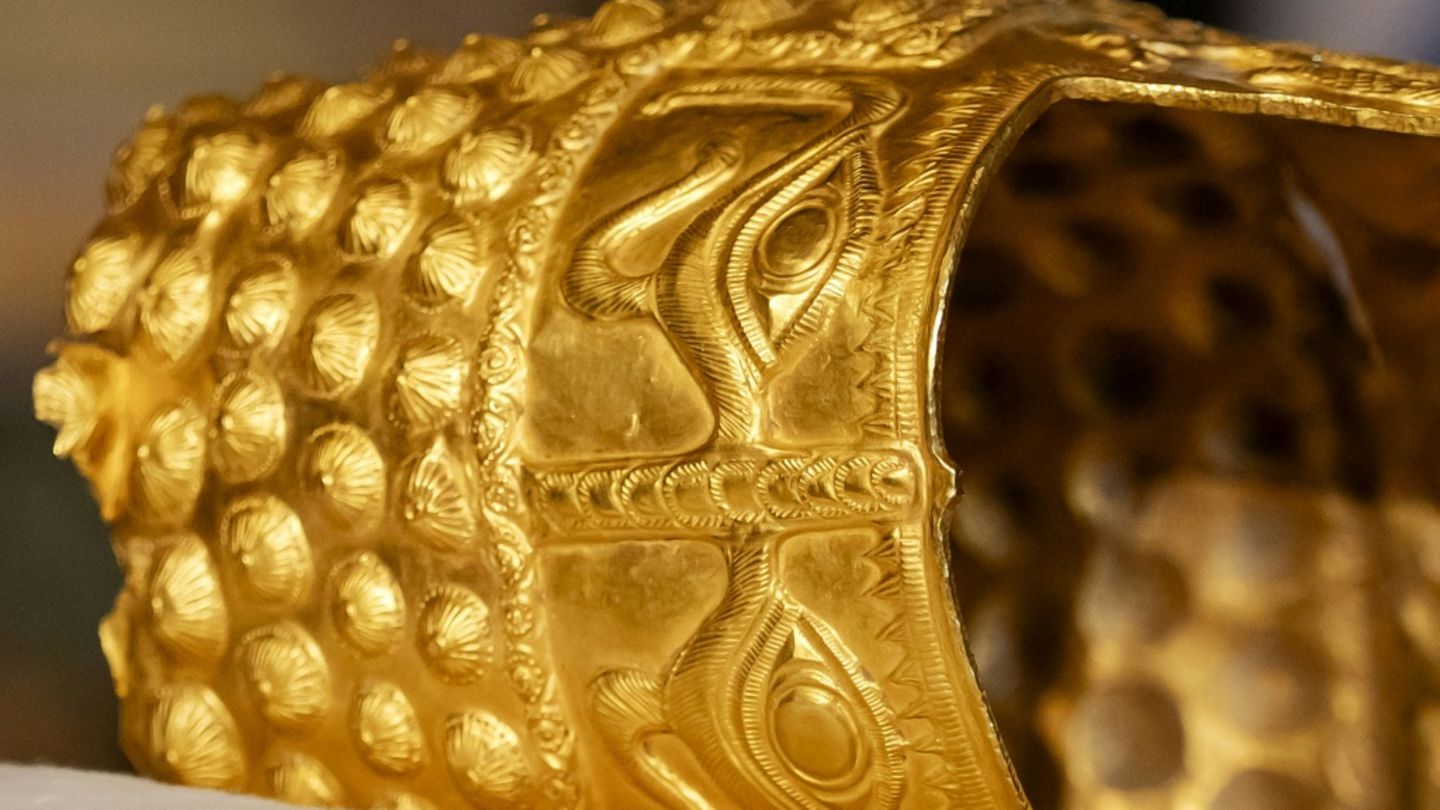 Der 2500 Jahre alte Helm von Cotofenesti