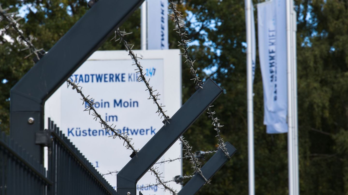 Ein Stromausfall in Kiel ist nach Reparaturen an einem fehlerhaften Kabel behoben. (Archivbild) Foto: Marcus Golejewski/dpa