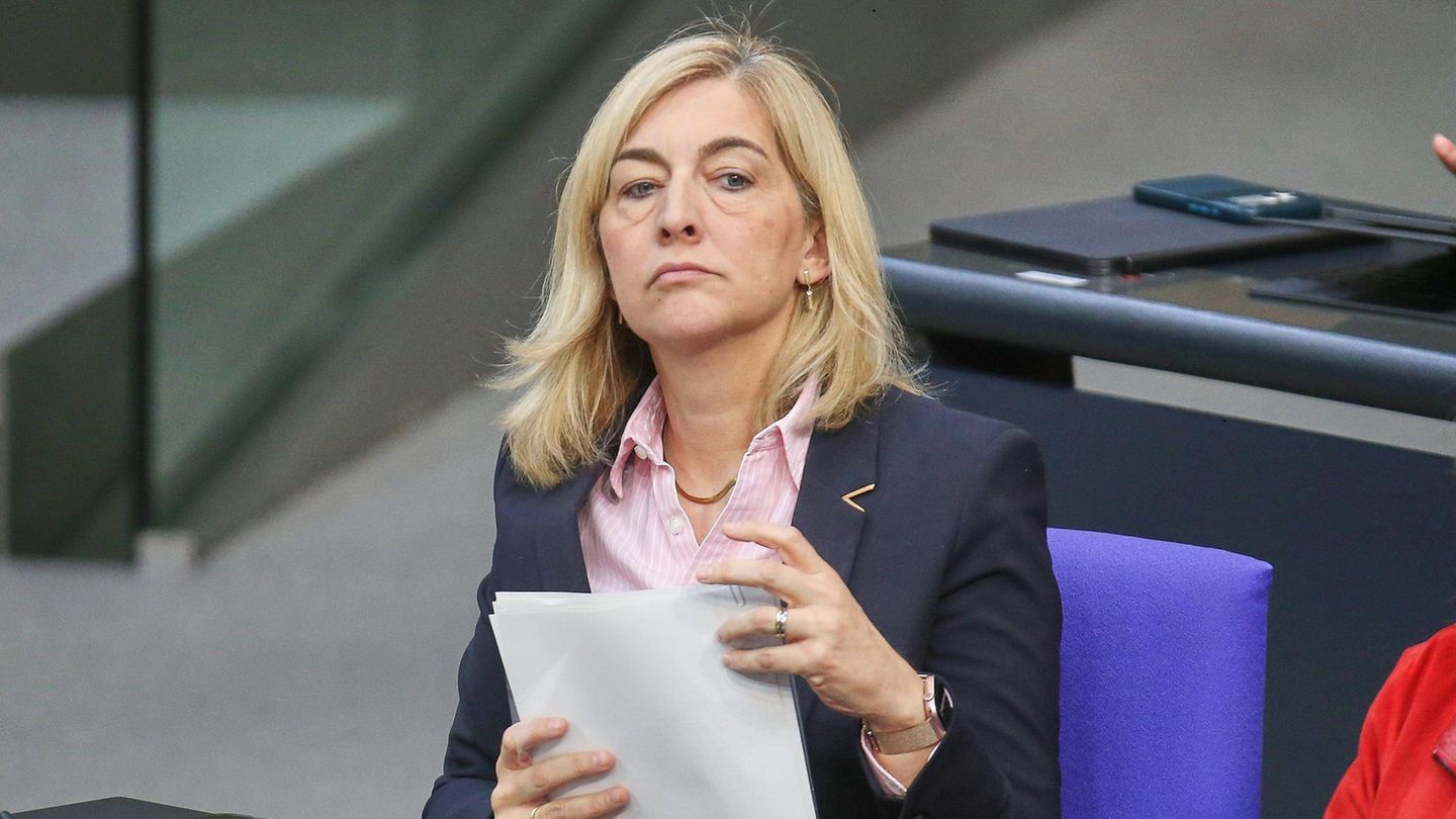Gesundheitsministerin Nina Warken hat ihr Pflegegesetz vorgelegt