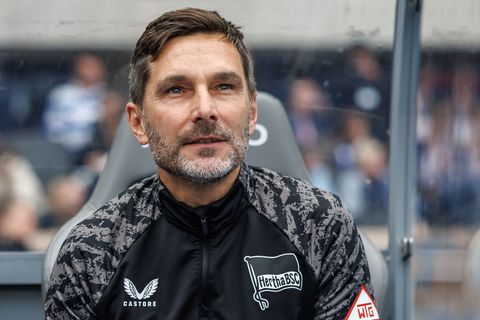 Hertha-Trainer Stefan Leitl bitte seine Spieler ab Ende Juni zur Vorbereitung. (Archivbild) Foto: Andreas Gora/dpa