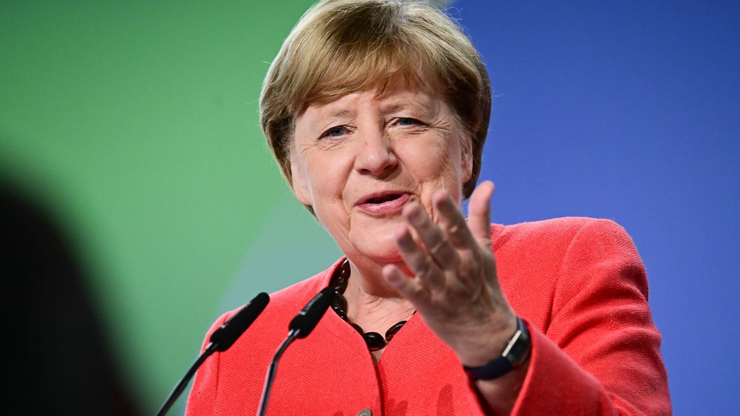 Die frühere Bundeskanzlerin Merkel nimmt die derzeitige Bundesregierung in Schutz. (Archivfoto) Foto: Sebastian Christoph Gollno