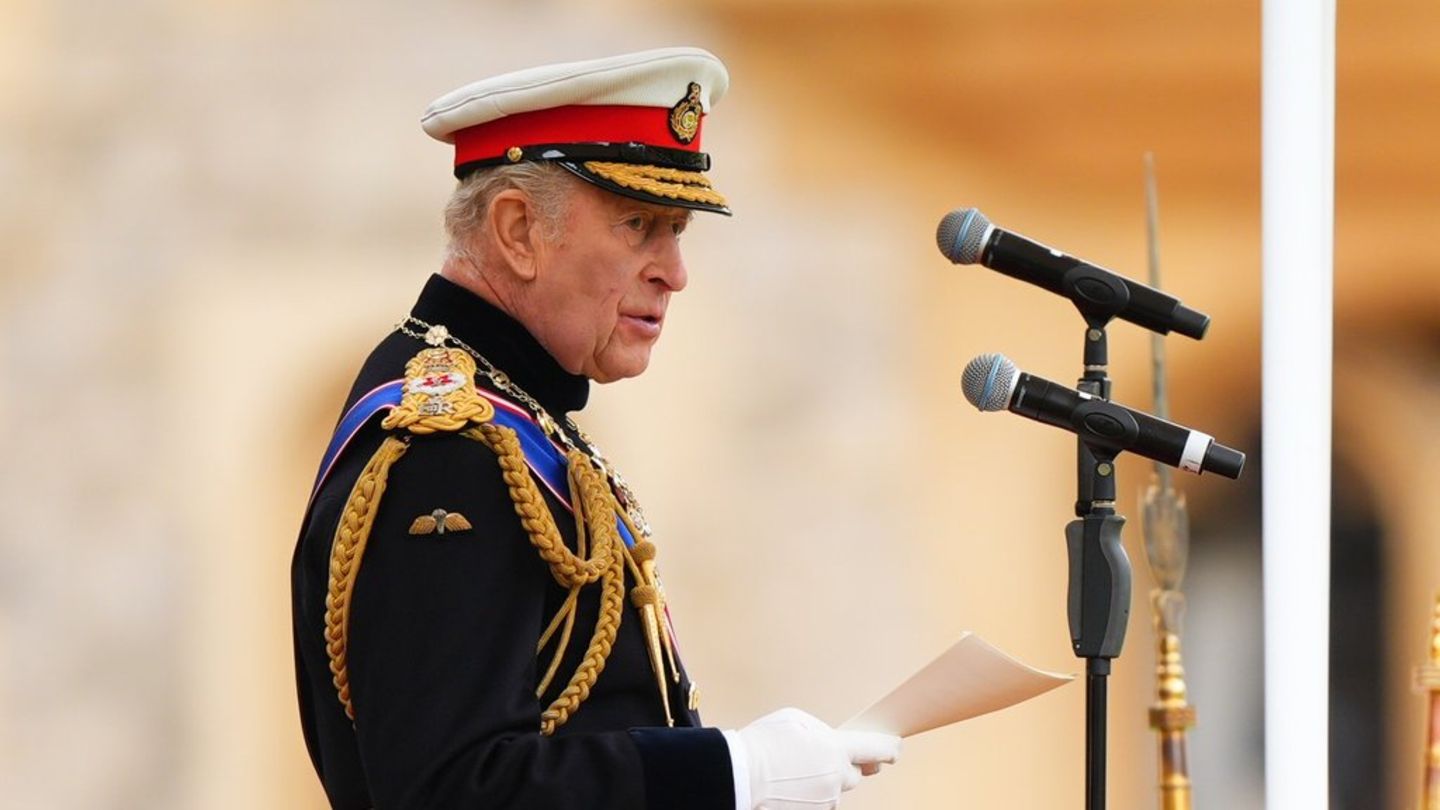 König Charles III. während einer Rede am 5. Juni auf Schloss Windsor.