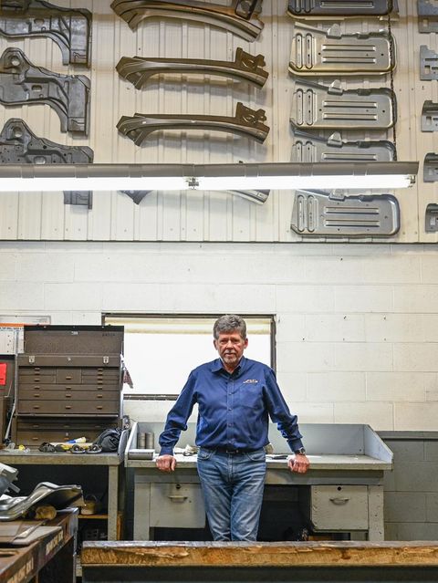 Louis Jahn in seiner Fertigungshalle in Kanada