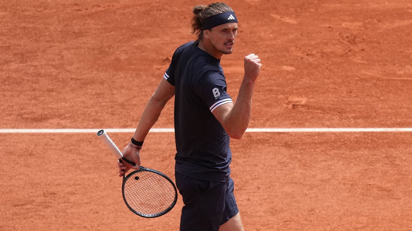 Jubelt über einen Punktgewinn: Alexander Zverev. Foto: Thibault Camus/AP/dpa