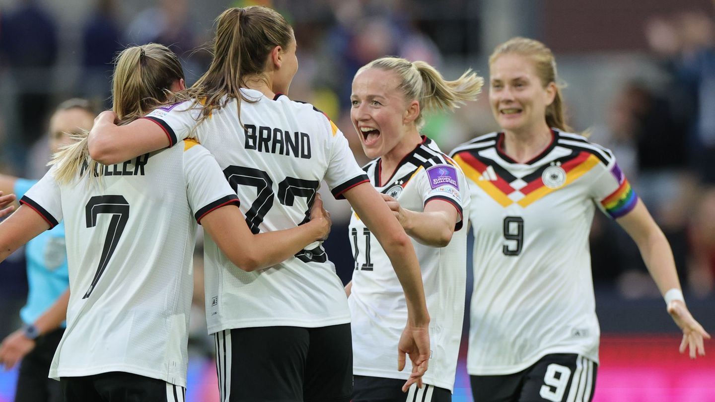 2027 geht es nach Brasilien: DFB-Frauen lösen WM-Ticket - Müller feiert Traumdebüt