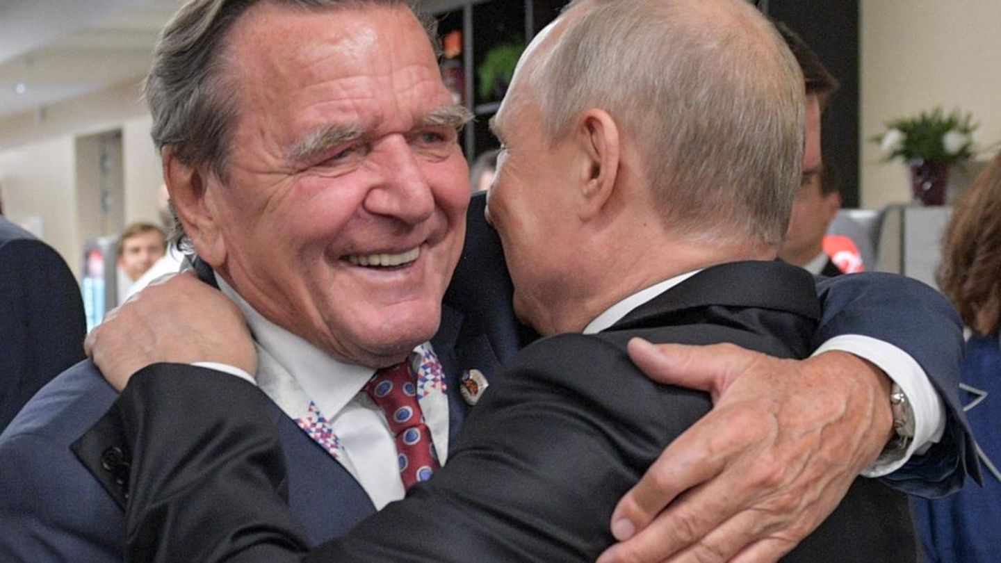 Beziehungen EU-Russland: Vieraugengespräch im Kreml: Schröders Rolle weiter offen