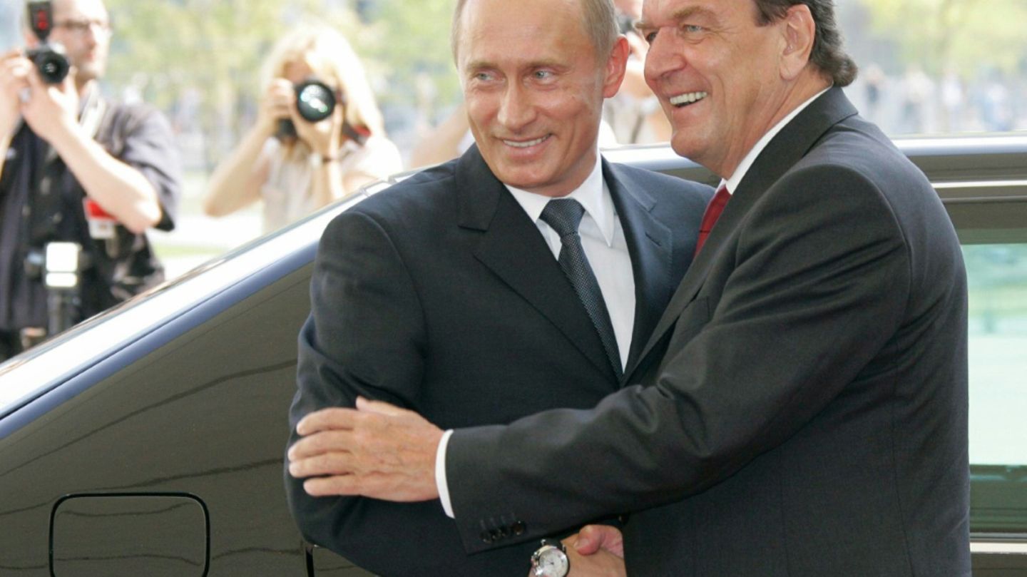 Putin empfängt Schröder in Moskau - Keine Angaben zu Inhalt von Vier-Augen-Gespräch