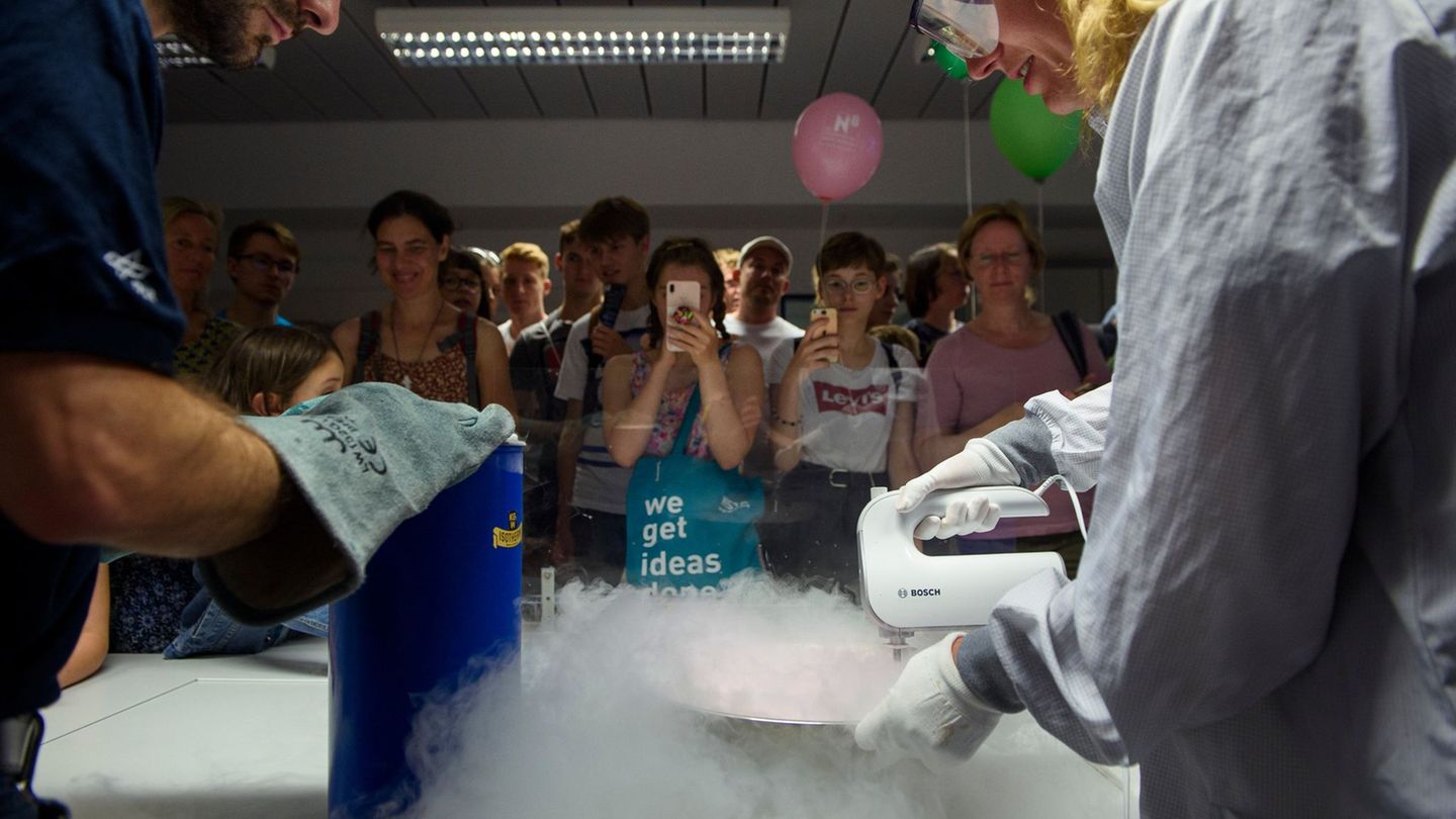 Viele Programmpunkte laden zum Mitmachen ein. (Archivbild) Foto: Gregor Fischer/dpa