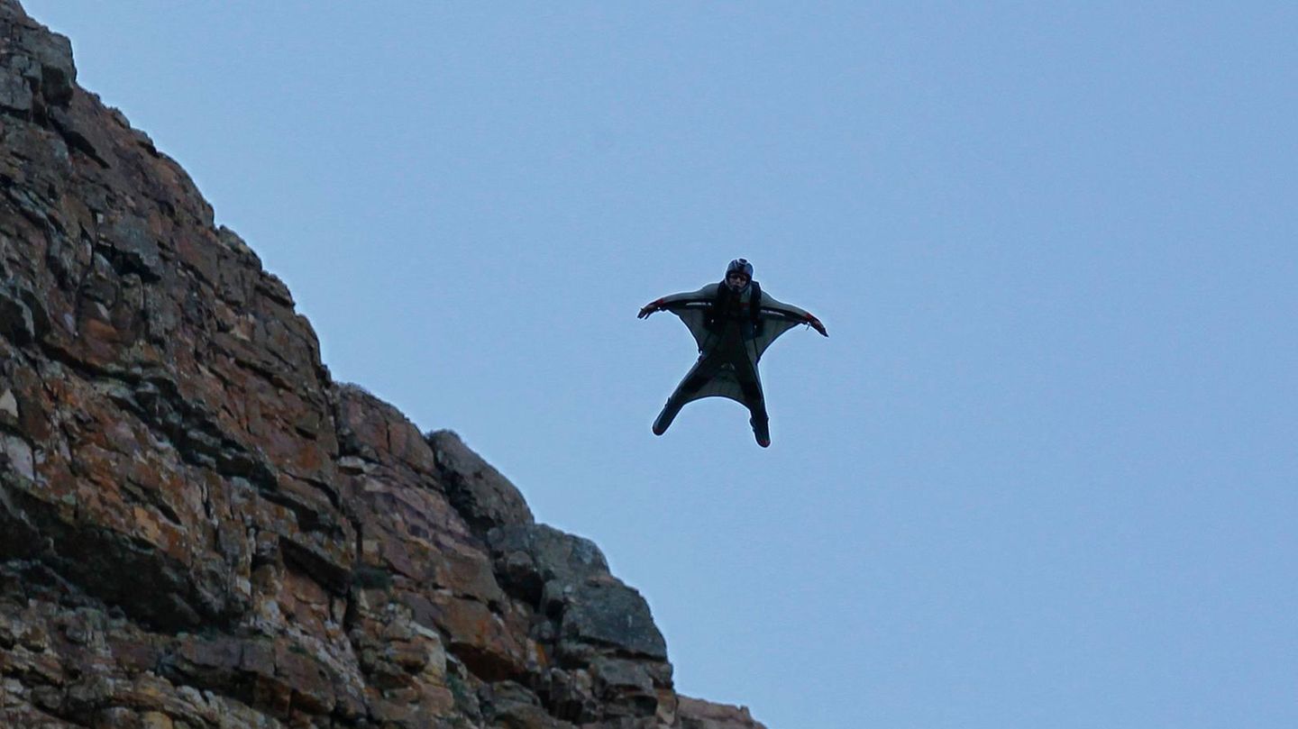 Extremsport-Unglück: Wingsuit-Flieger aus Deutschland verunglückt in der Schweiz tödlich