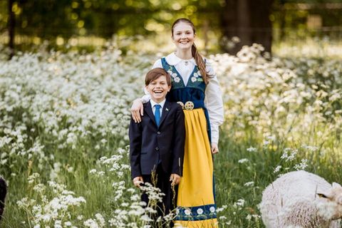 Prinzessin Estelle und Prinz Oscar in der Umgebung von Schloss Haga.
