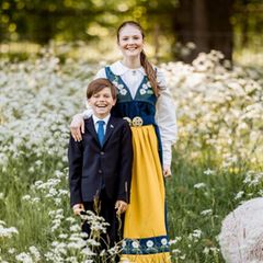 Prinzessin Estelle und Prinz Oscar in der Umgebung von Schloss Haga