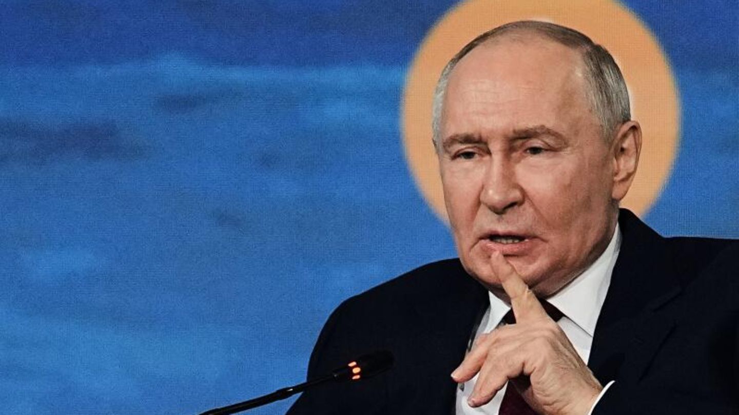 Klemens Fischer: Politikwissenschaftler: „Putin will Trump im Spiel halten“