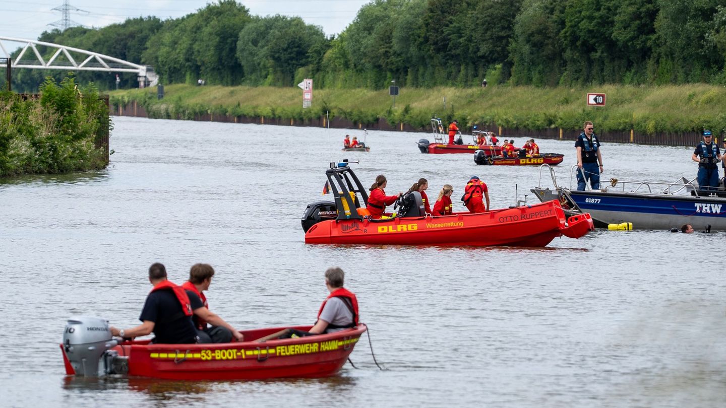 Notfälle: Auto stürzt in Hamm in Kanal - Fahrer tot