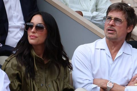 Brad Pitt und Ines de Ramon auf der Tribüne in Roland-Garros.