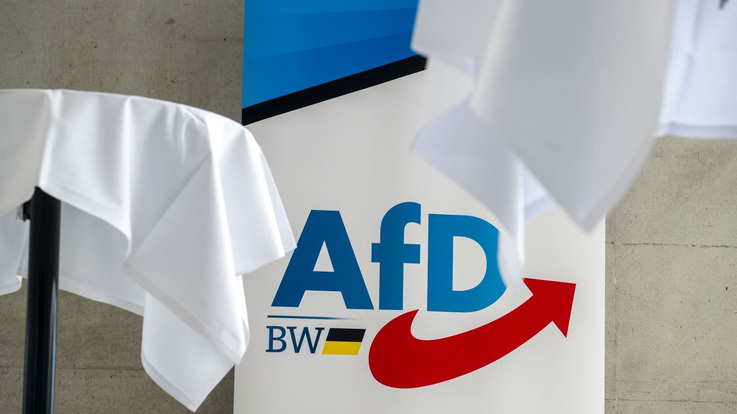 Ärger am Frühstücksbuffet: „Infantil, blöd, dumm“: AfD empör