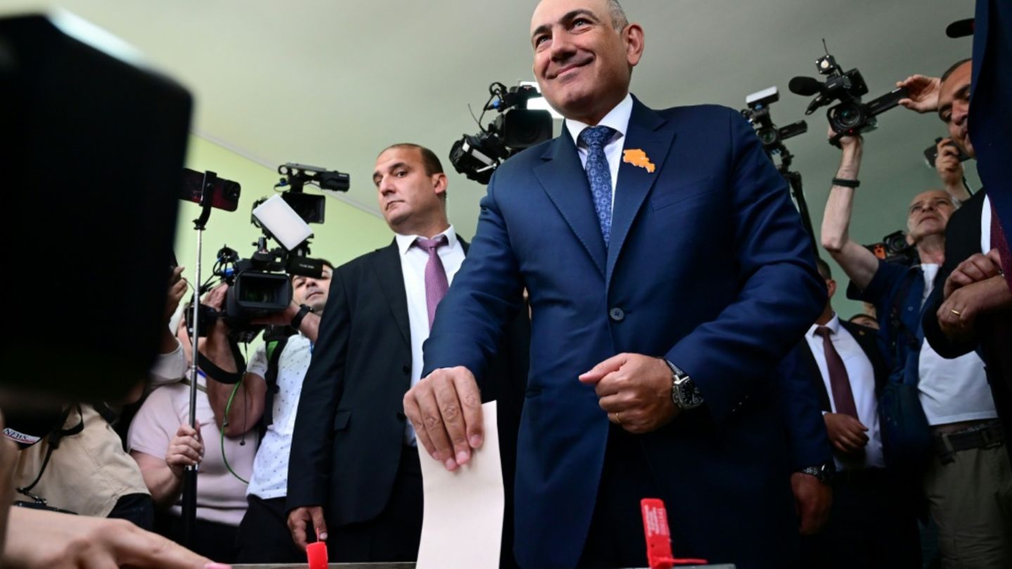Armenier entscheiden in Parlamentswahl über künftige Ausrichtung ihres Landes