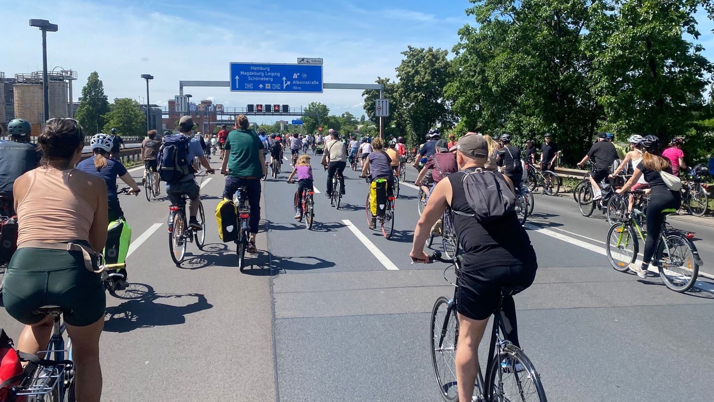 Großes Event: Zehntausende bei Fahrrad-Sternfahrt
