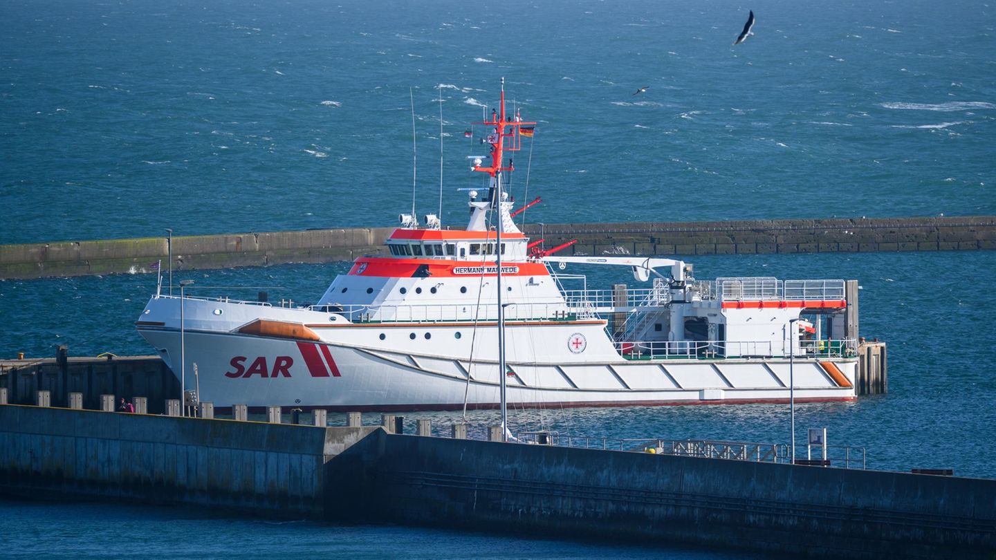 Kollision im Meer: Mastbruch nach Zusammenstoß vor Helgoland – Crew unverletzt