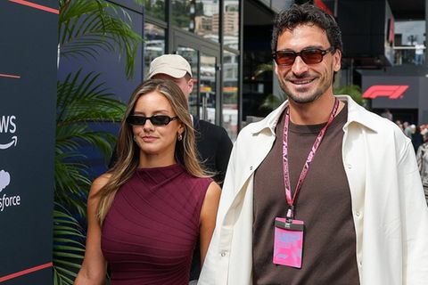 Mats Hummels und seine Partnerin Nicola Cavanis sind beim Monaco Grand Prix vor Ort.