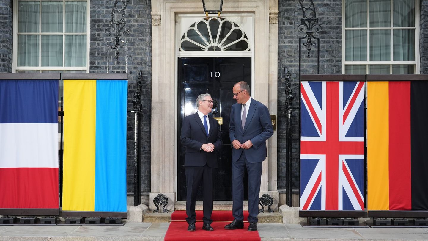 Downing Street Nr. 10: Hier findet der Vierer-Gipfel zum Ukraine-Krieg mit Kanzler Merz statt. Foto: Lucy North/PA Wire/dpa