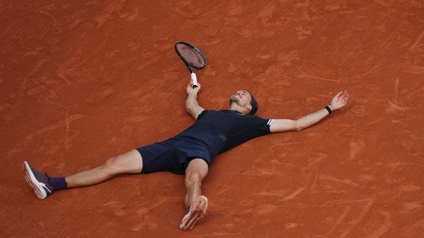 French Open im Tennis: „Happy End“: Zverev kürt sich zum Gra