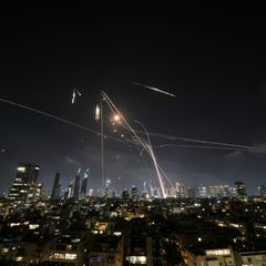Das israelische Luftabwehrsystem fängt iranische Raketen ab (Archivbild)