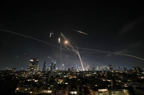 Das israelische Luftabwehrsystem fängt iranische Raketen ab (Archivbild)