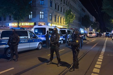 Zu der Maßnahme machte die Polizei zunächst keine Angaben. Foto: -/News5/dpa