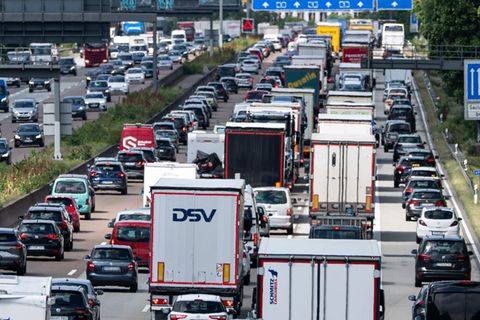 Staus sind ein nahezu alltägliches Bild auf den Autobahnen im Rhein-Main-Gebiet. Foto: Hannes P. Albert/dpa