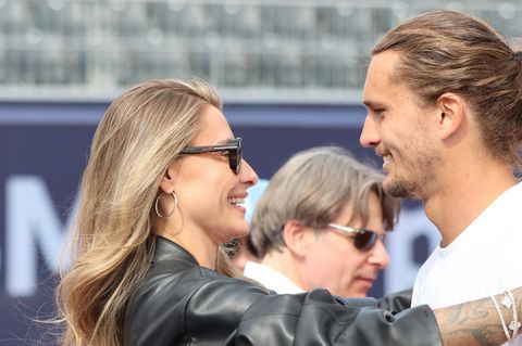 Sophia Thomalla jubelt ihrem Partner häufig vor Ort zu – in Paris reiste sie Alexander Zverev hinterher