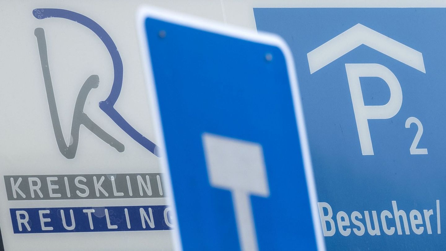 Nach dem Brand in der Nacht und dem Stromausfall waren nach Angaben des Netzbetreibers Netze BW Anzeichen für eine Brandstiftung
