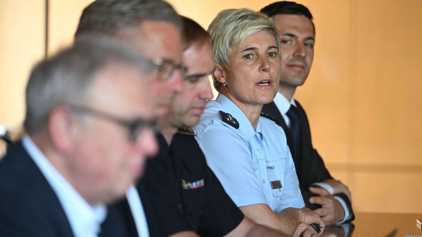 Bei einer Pressekonferenz informierten die Behörden über den Stromausfall in Reutlingen. Foto: Marijan Murat/dpa