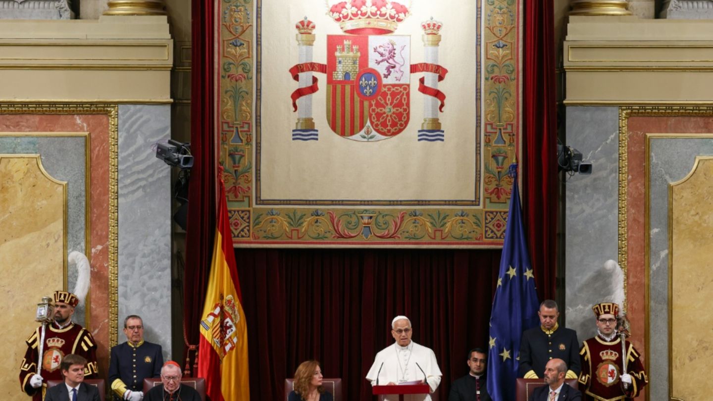 Papst Leo XIV. im spanischen Parlament