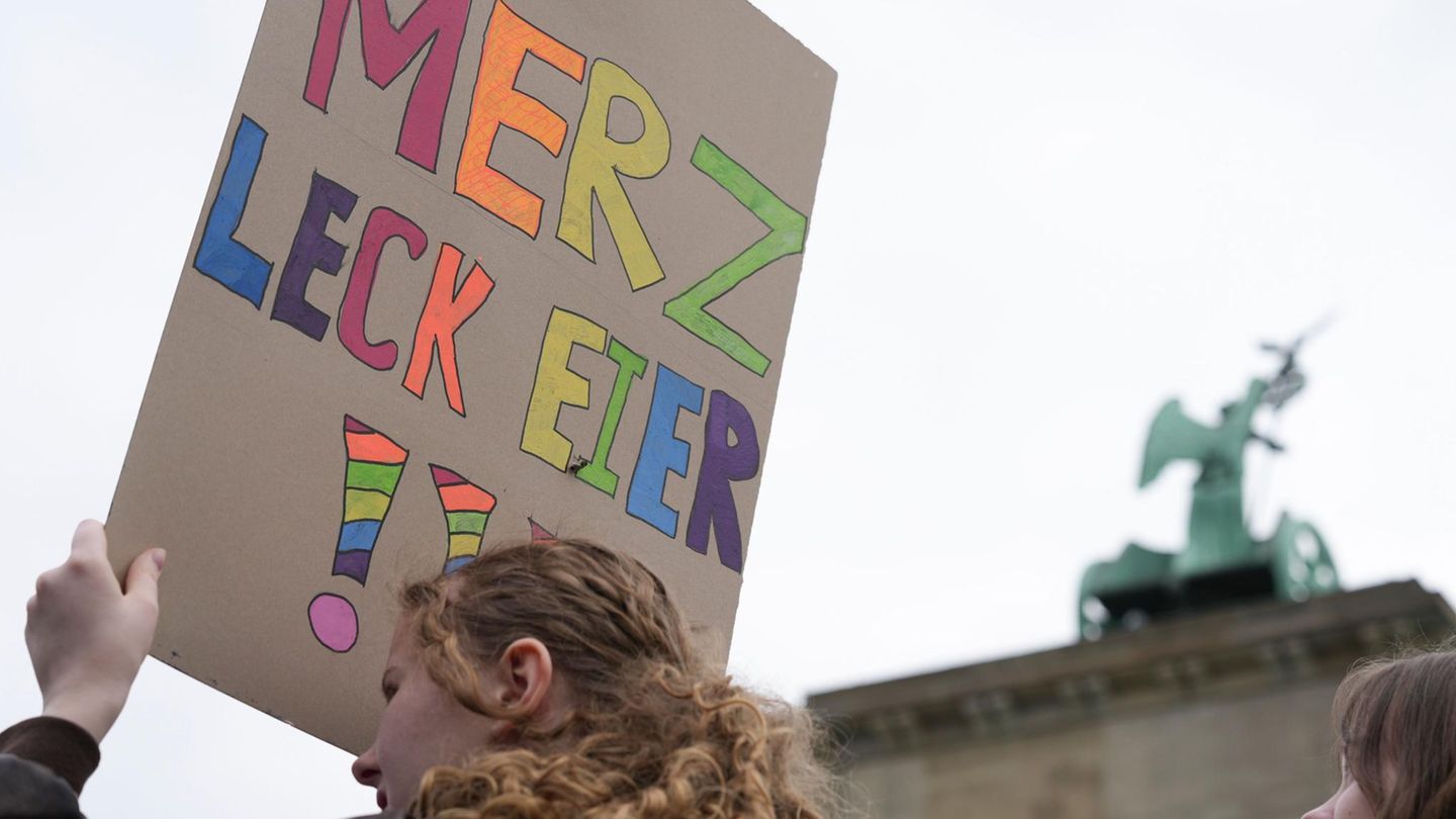 Forsa-Umfrage: Mehrheit der Deutschen will Gesetz zur Politi