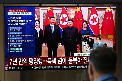 Nachrichtensender in Südkorea berichten über Xis Besuch