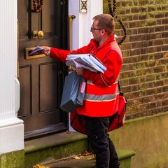 Royal Mail: Ein Zusteller der britischen Post in England