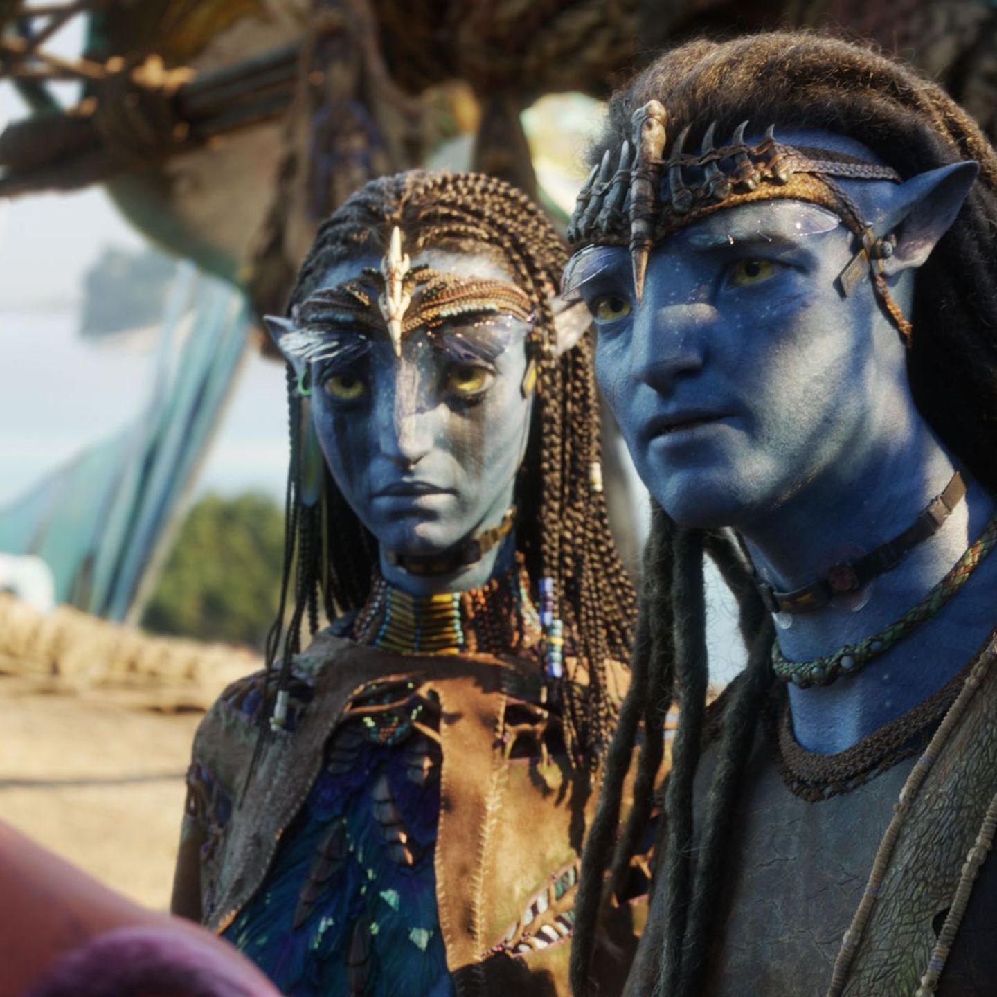 Neytiri (Zoe Saldaña) und Jake Sully (Sam Worthington) trauern um ihren Sohn.