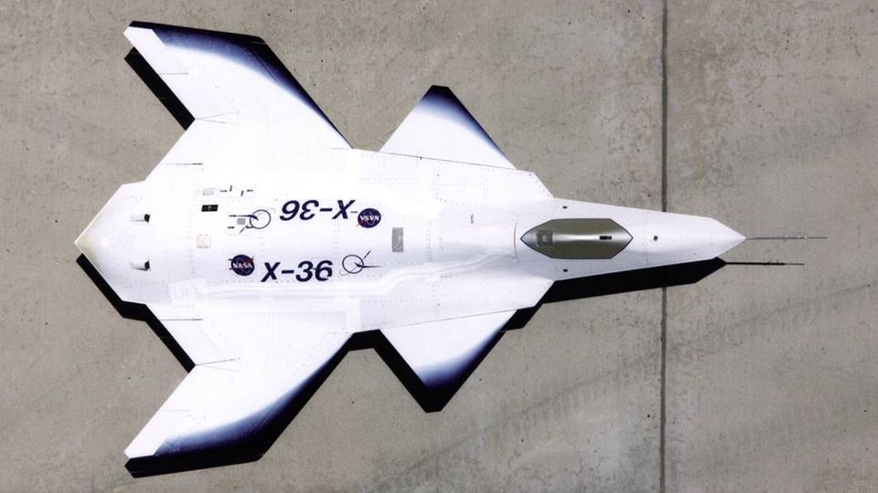 Blick auf das Testflugzeug X-36 direkt von oben